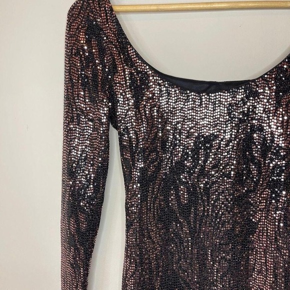 NWT JUMP APPAREL Stretch Sequin Open Back Mini Dress in Espresso, XS - Picture 5 of 8